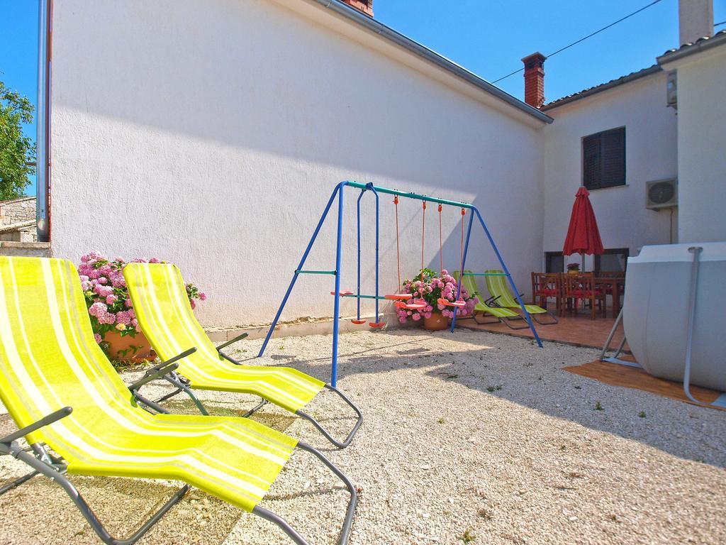 House Sandra 1430 Peresiji Экстерьер фото