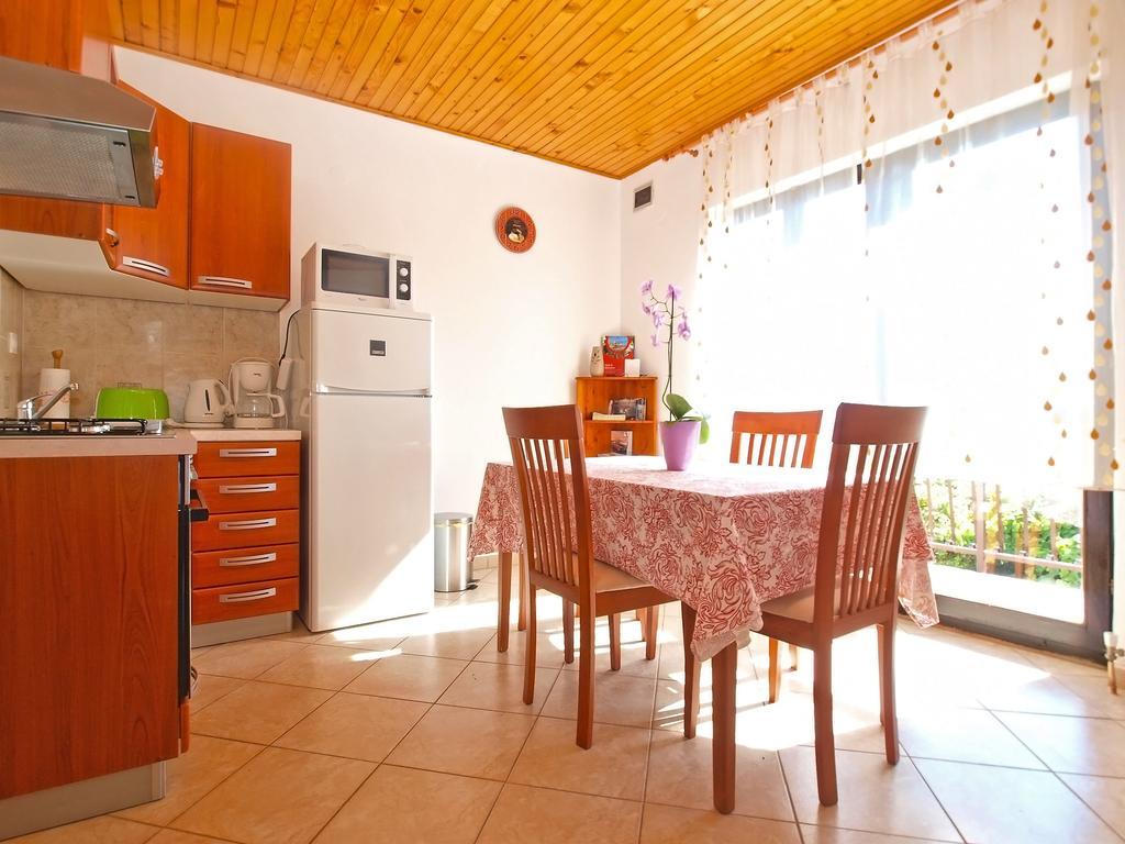 House Sandra 1430 Peresiji Экстерьер фото